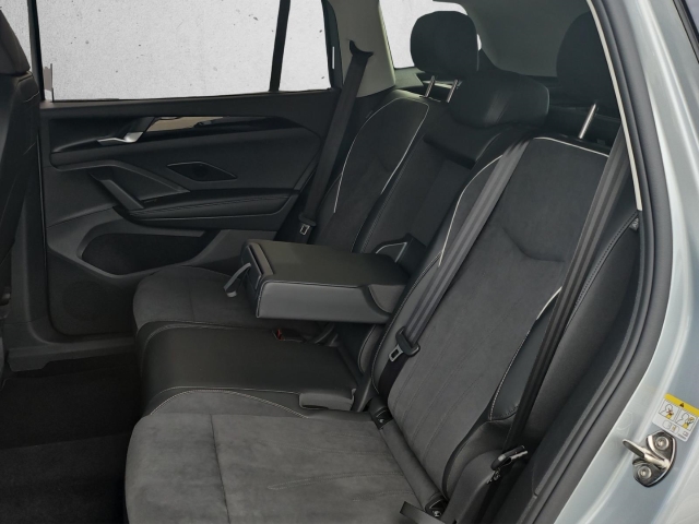 Tayron Elegance 1.5 eTSI DSG*AHK*Navi*360 Kamera*
