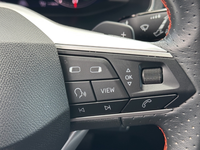 Arona FR 1.0 TSI DSG*Navi*LED*SHZ*ACC*RüKa
