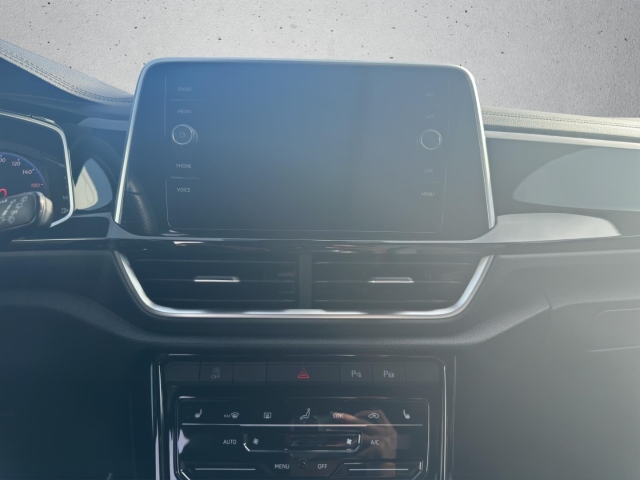 T-Roc 1.5 TSI R-Line DSG*Navi*LED*ACC*RüKa*SHZ*