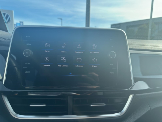 T-Roc 1.5 TSI R-Line DSG*Navi*LED*ACC*RüKa*SHZ*