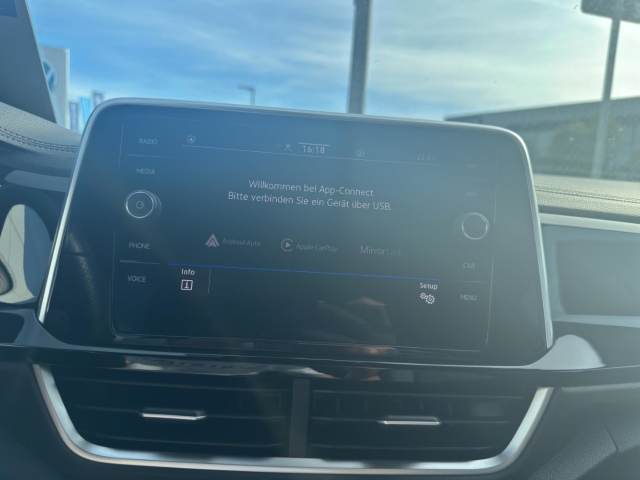 T-Roc 1.5 TSI R-Line DSG*Navi*LED*ACC*RüKa*SHZ*