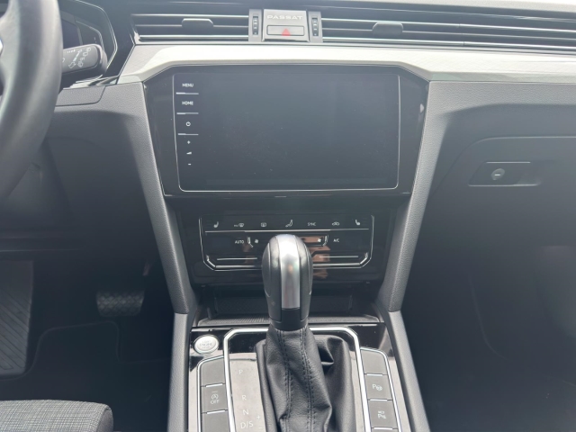 Passat Variant 2.0 TDI Business*Navi*LED*RüKa*SHZ