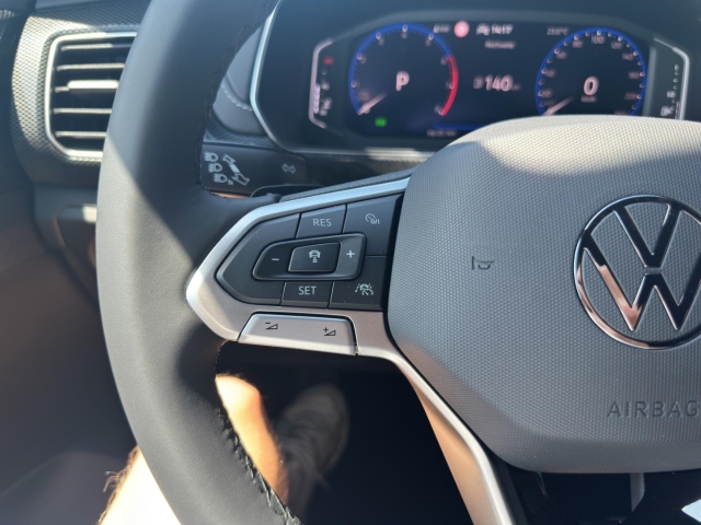 T-Cross R-Line 1.5 TSI DSG*Navi*LED*ACC*RüKa*SHZ*