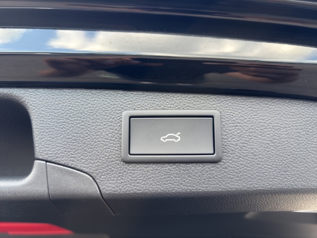 Passat 1.5 eTSI 110 kW BusinessACC*Navi*LED*RüKa