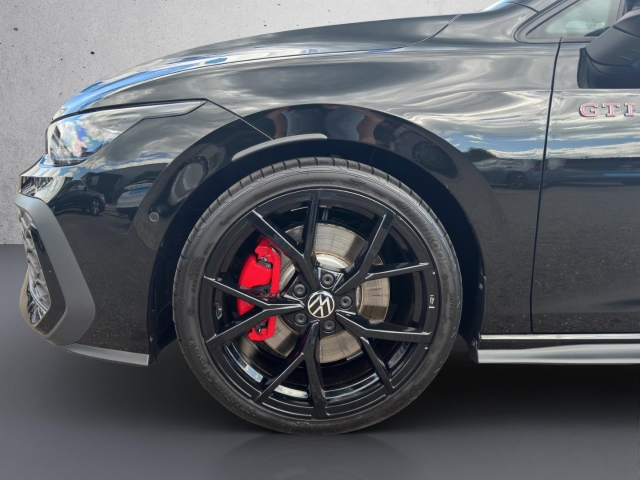 Golf GTI VIII 2.0 TSI DSG*Navi*LED*RüKa*SHZ*