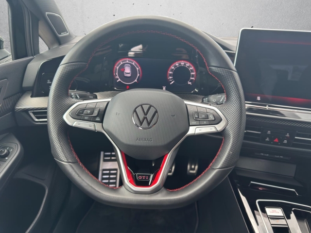 Golf GTI VIII 2.0 TSI DSG*Navi*LED*RüKa*SHZ*