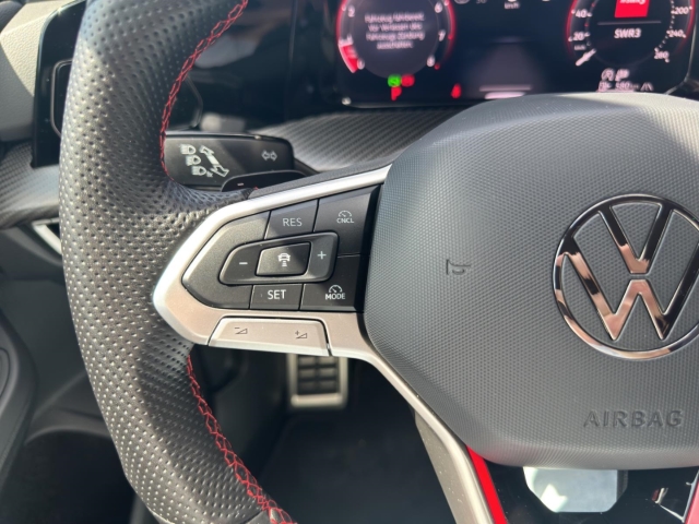 Golf GTI VIII 2.0 TSI DSG*Navi*LED*RüKa*SHZ*