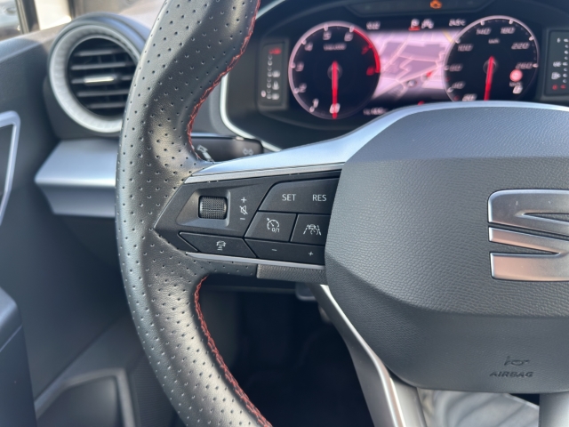 Arona 1.0 TSI FR *Navi*LED*ACC*RüKa*SHZ*