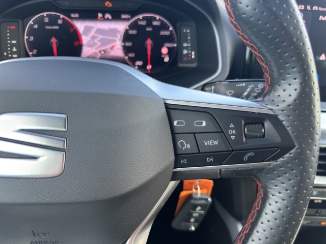 Arona 1.0 TSI FR *Navi*LED*ACC*RüKa*SHZ*