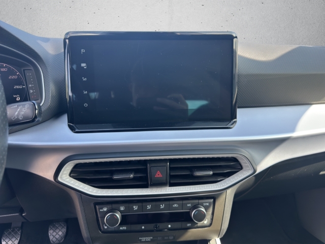 Arona 1.0 TSI FR *Navi*LED*ACC*RüKa*SHZ*