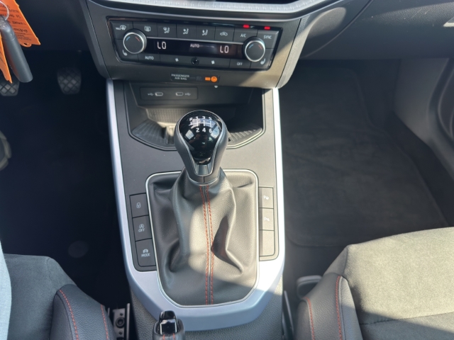 Arona 1.0 TSI FR *Navi*LED*ACC*RüKa*SHZ*