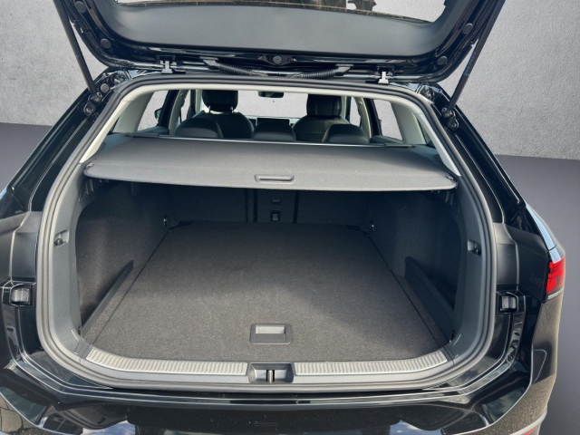 Passat 1.5 eTSI Business*Navi*LED*RüKa*SHZ*