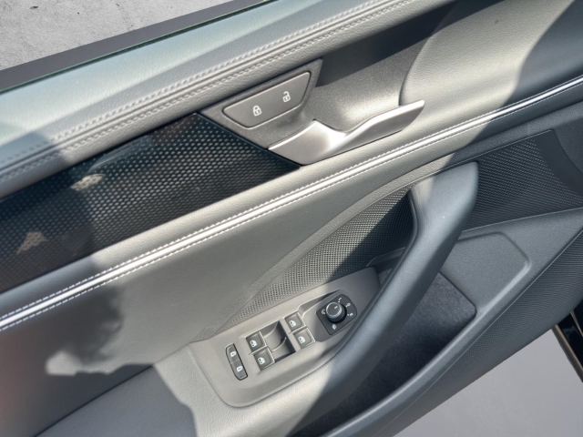 Passat 1.5 eTSI Business*Navi*LED*RüKa*SHZ*