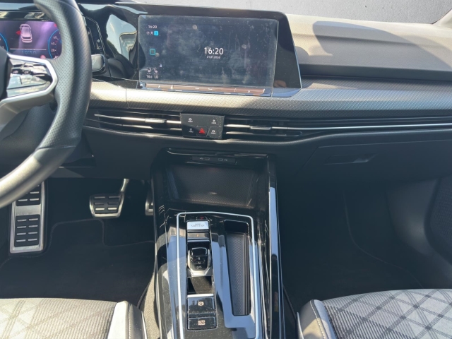 Golf VIII R-Line 1.5 eTSI DSG*Navi*LED*RüKa*SHZ*