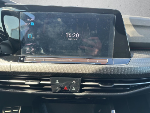 Golf VIII R-Line 1.5 eTSI DSG*Navi*LED*RüKa*SHZ*