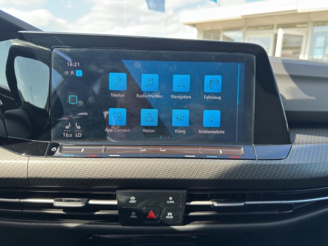 Golf VIII R-Line 1.5 eTSI DSG*Navi*LED*RüKa*SHZ*