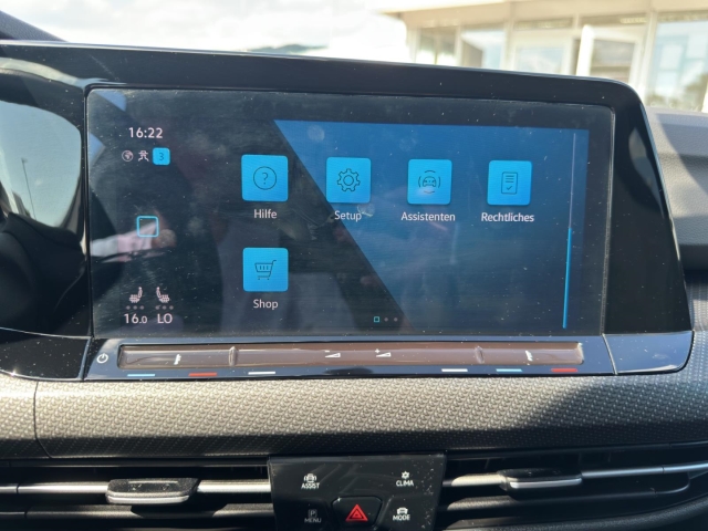 Golf VIII R-Line 1.5 eTSI DSG*Navi*LED*RüKa*SHZ*
