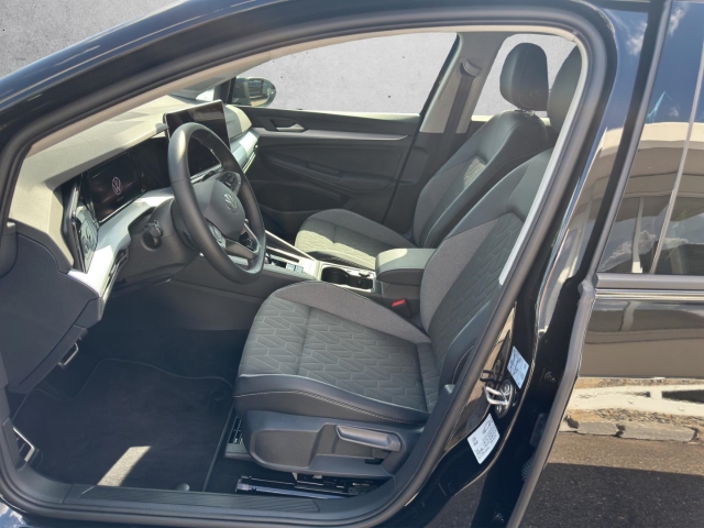Golf VIII 1.5 eTSI DSG Navi*LED*RüKa*SHZ*