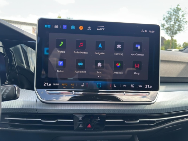 Golf VIII 1.5 eTSI DSG Navi*LED*RüKa*SHZ*