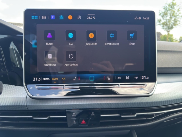 Golf VIII 1.5 eTSI DSG Navi*LED*RüKa*SHZ*