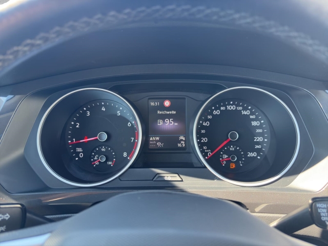 Tiguan 1.5 TSI Active*Navi*LED ACC*RüKa*SHZ*