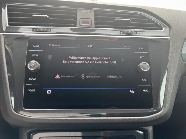 Tiguan 1.5 TSI Active*Navi*LED ACC*RüKa*SHZ*