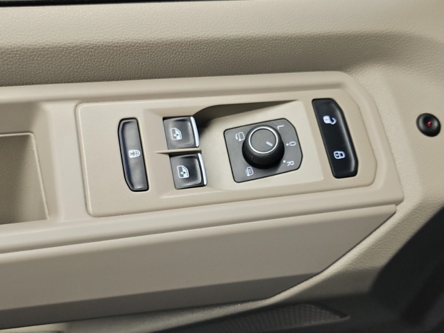 T7 Multivan Life 2.0 TDI*Navi*LED*Digitales Cockpit
