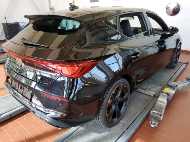 Leon 1.5 eTSI DSG*Navi*LED*RüKa*SHZ*ACC*