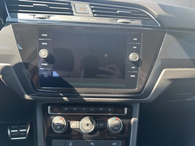 Touran United 1.5 TSI AHK*Navi*LED*SHZ*