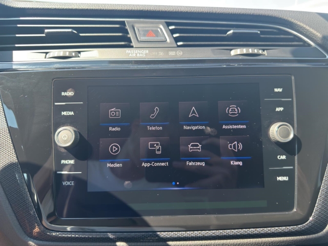 Touran United 1.5 TSI AHK*Navi*LED*SHZ*