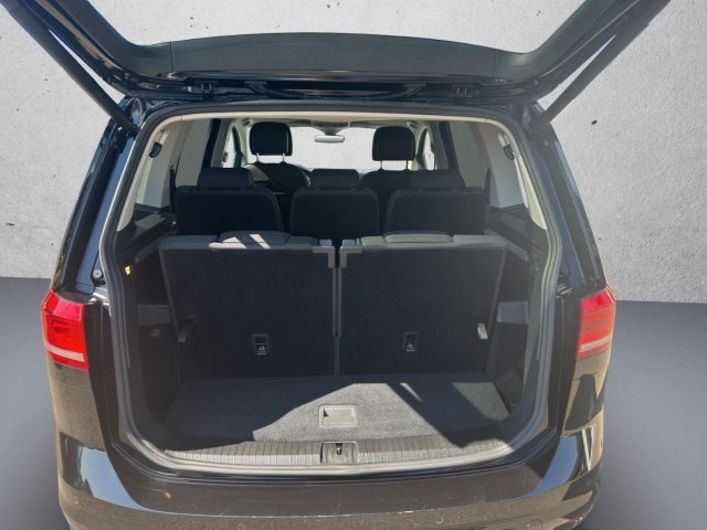Touran United 1.5 TSI AHK*Navi*LED*SHZ*