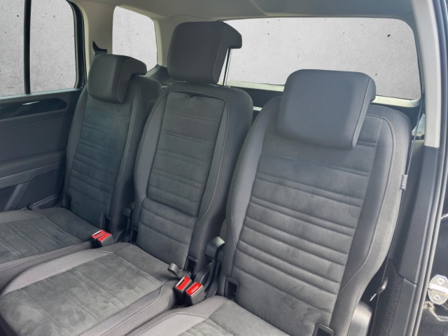 Touran 1.5 TSI Highline AHK*Navi*LED*SHZ*
