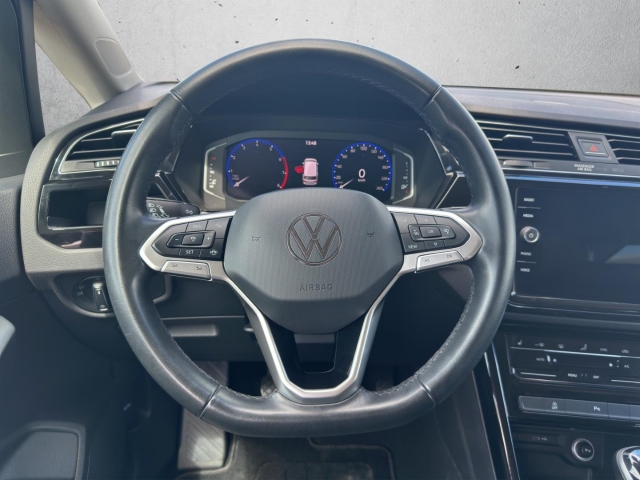 Touran 1.5 TSI Highline AHK*Navi*LED*SHZ*