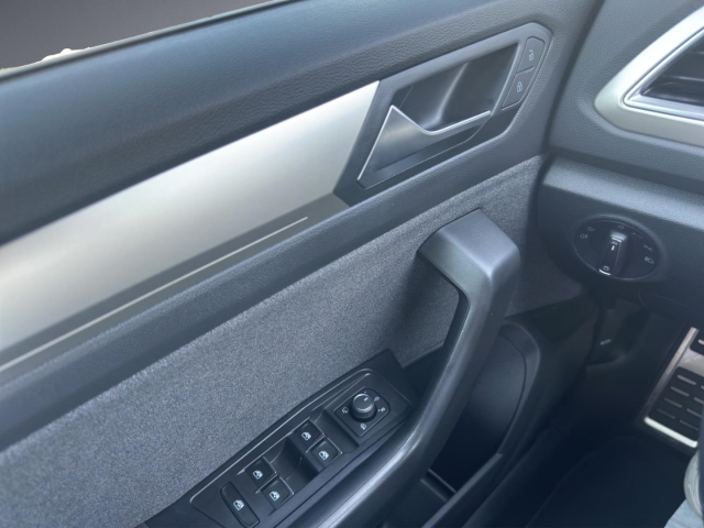 T-Roc 1.0 TSI Move*Navi*LED*ACC*RüKa*SHZ*