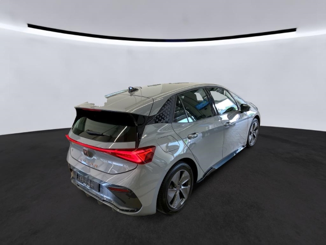 Born 62 kWh *Navi*LED*ACC*RüKa*SHZ*