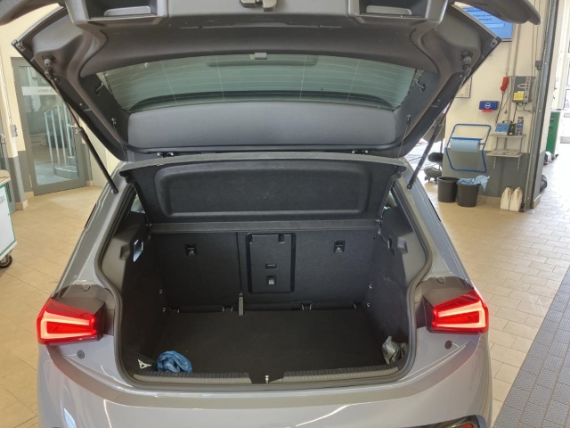 Born 62 kWh *Navi*LED*ACC*RüKa*SHZ*
