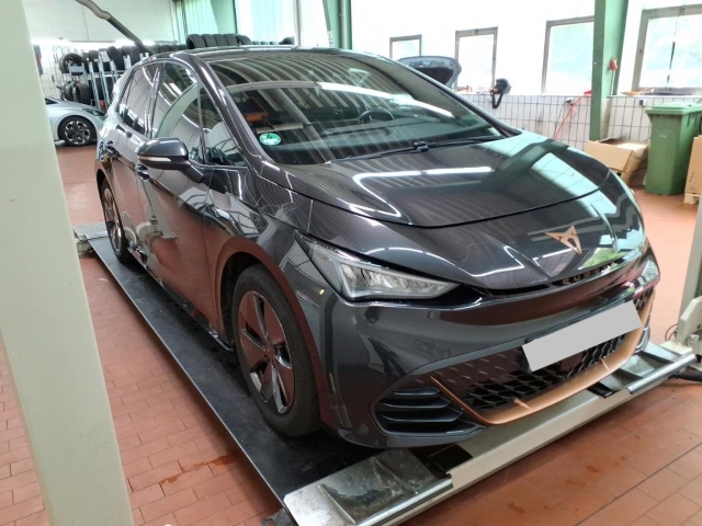 Born 62 kWh*Navi*LED*ACC*RüKa*SHZ*