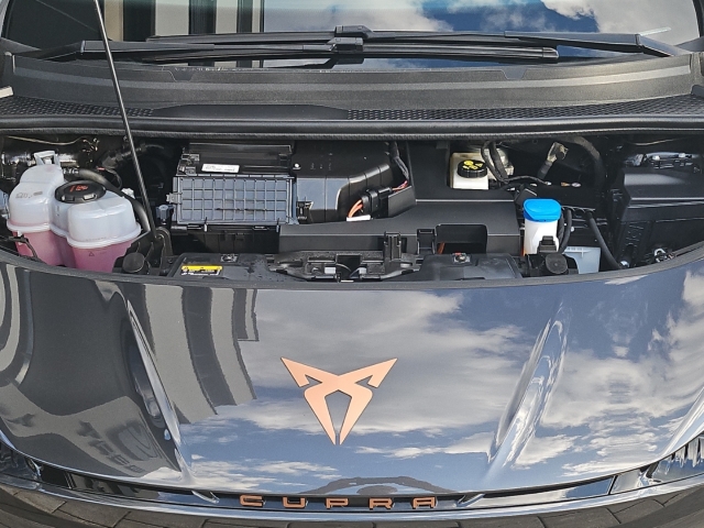 Born 62 kW*Navi*LED*RüKa*StandH*SHZ*