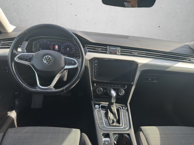 Passat Business AHK-klappbar*Navi*LED*SHZ*RüKa*