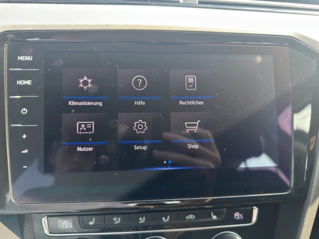 Passat Business AHK-klappbar*Navi*LED*SHZ*RüKa*