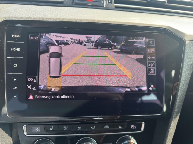 Passat Business AHK-klappbar*Navi*LED*SHZ*RüKa*