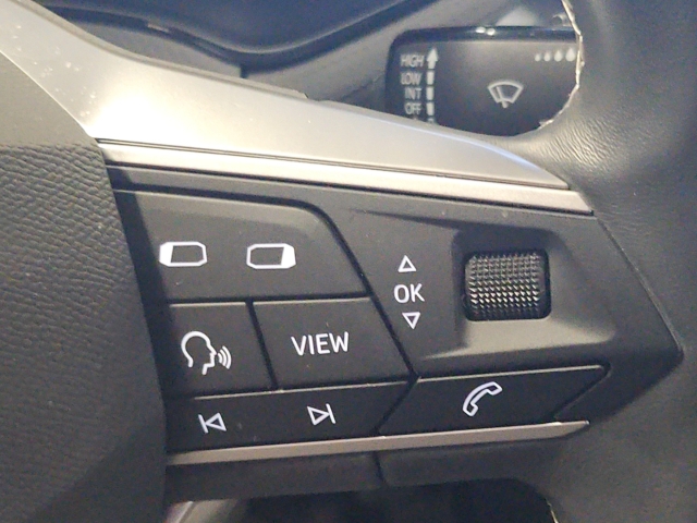 Arona 1.0 TSI Style*DSG*Navi*LED*ACC*RüKa*SHZ*