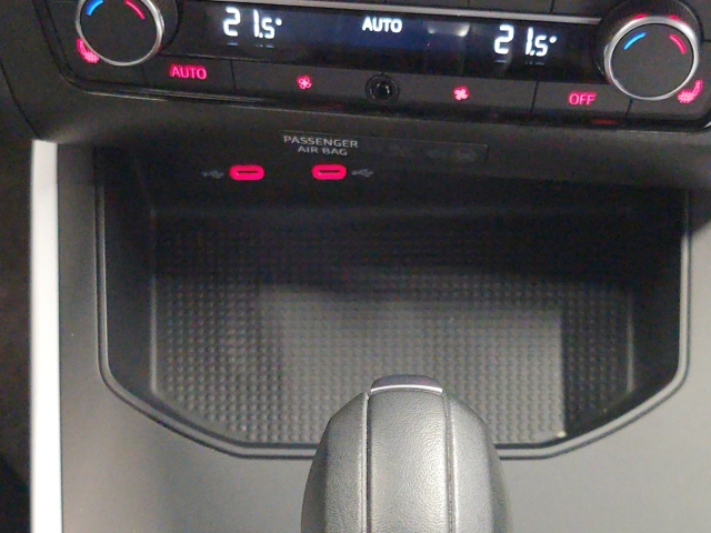 Arona 1.0 TSI Style*DSG*Navi*LED*ACC*RüKa*SHZ*