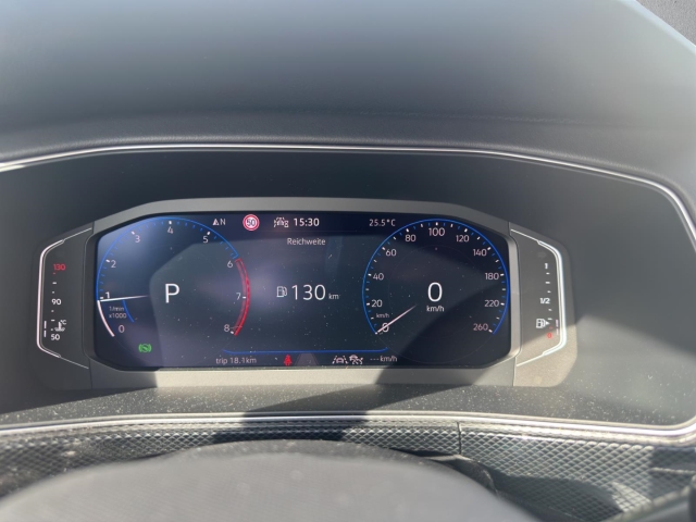 T-Cross R-Line 1.5 TSI 110 kW*Navi*LED*RüKa*SHZ*