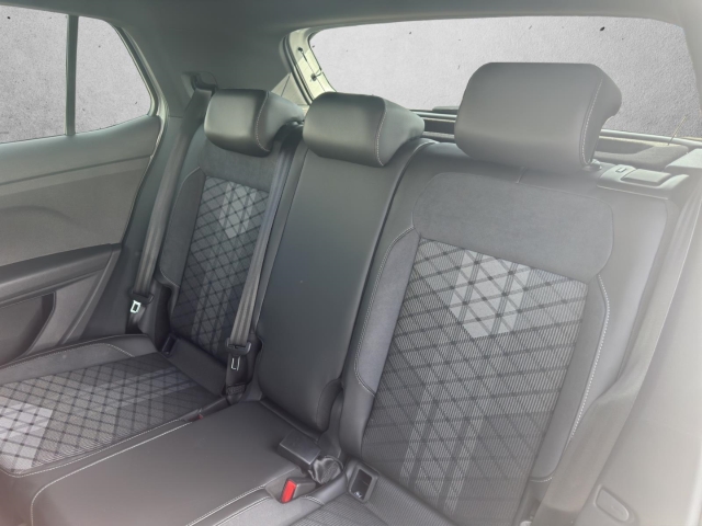 T-Cross R-Line 1.5 TSI 110 kW*Navi*LED*RüKa*SHZ*