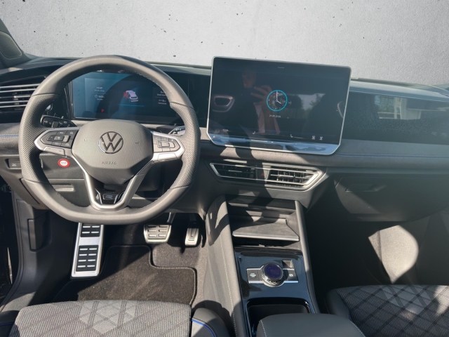 Tiguan R-Line 1,5 l eTSI OPF DSG*Navi*LED*RüKa*
