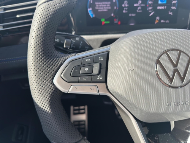 Tiguan R-Line 1,5 l eTSI OPF DSG*Navi*LED*RüKa*