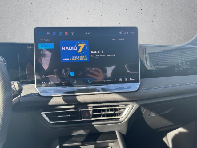 Tiguan R-Line 1,5 l eTSI OPF DSG*Navi*LED*RüKa*