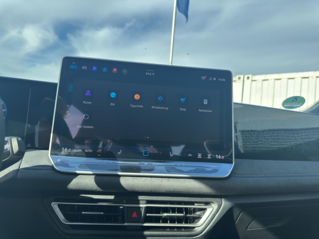 Tiguan R-Line 1,5 l eTSI OPF DSG*Navi*LED*RüKa*