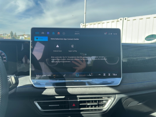 Tiguan R-Line 1,5 l eTSI OPF DSG*Navi*LED*RüKa*